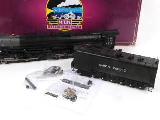 Lot 21 - M.T.H (USA) (1)