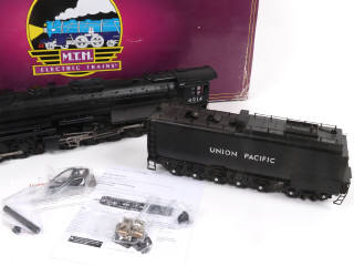 Lot 21 - M.T.H (USA) (1)
