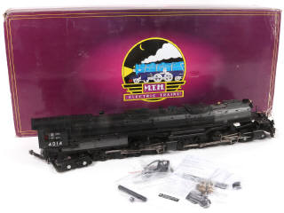 Lot 21 - M.T.H (USA) (1)