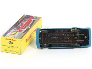 Lot 323 - DINKY TOYS (FRANCE) (1)