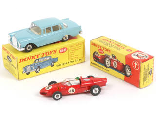Lot 268 - DINKY TOYS (GB) (2)