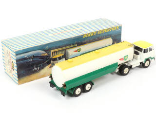Lot 334 - DINKY TOYS (FRANCE) (1)