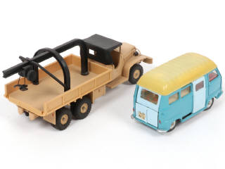 Lot 354 - DINKY TOYS (FRANCE) (2)