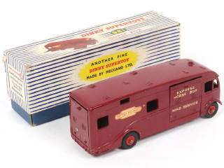 Lot 221 - DINKY TOYS (GB) (1)