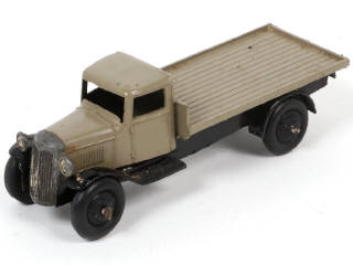 Lot 203 - DINKY TOYS (GB) (1)