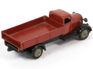 Lot 206 - DINKY TOYS (GB) (1)