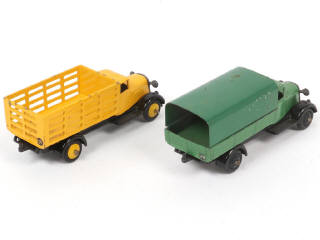 Lot 272 - DINKY TOYS (GB) (2)