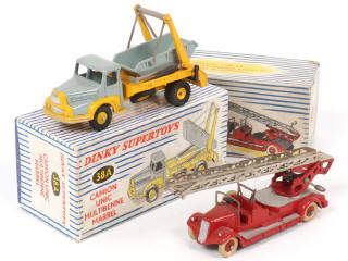 Lot 357 - DINKY TOYS (FRANCE) (2)
