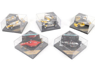 Lot 124 - DIVERS (5)