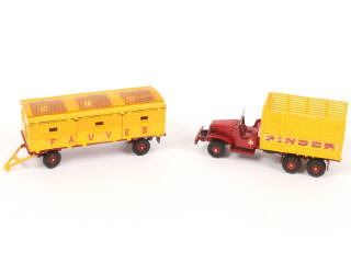 Lot 395 - DINKY TOYS (FRANCE) (1)