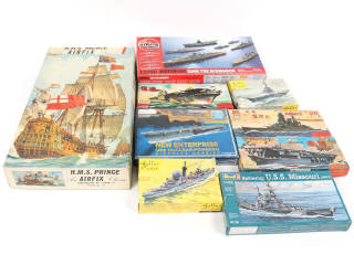 Lot 13 - DIVERS (9)