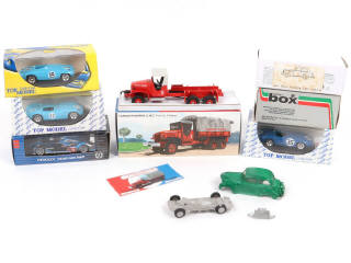 Lot 137 - DIVERS (7)