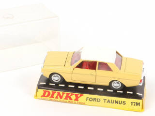 Lot 384 - DINKY TOYS (GB) (1)