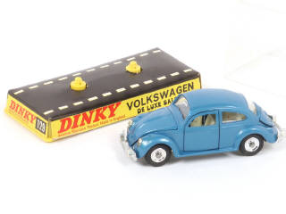 Lot 381 - DINKY TOYS (GB) (1)