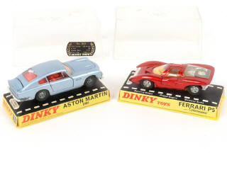 Lot 389 - DINKY TOYS (GB) (2)