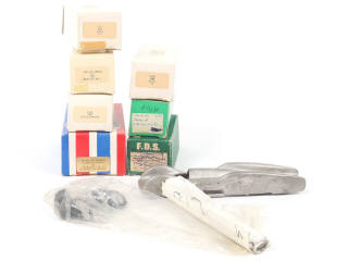 Lot 120 - DIVERS (8)
