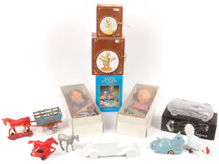 Lot 146 - DIVERS (12)