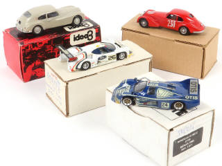 Lot 118 - DIVERS (4)