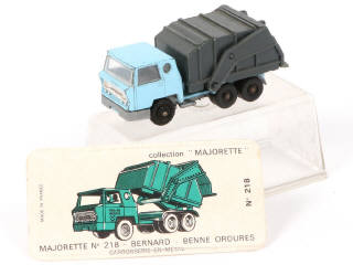 Lot 75 - MAJORETTE (FRANCE) (1)