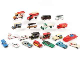 Lot 139 - DIVERS (21)