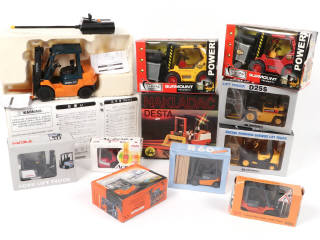 Lot 99 - DIVERS (11)