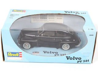 Lot 61 - REVELL (4)