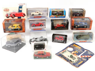 Lot 117 - DIVERS (15)