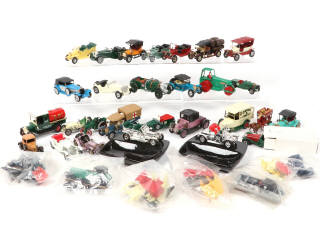 Lot 159 - DIVERS (32)