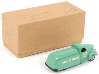 Lot 123 - NUTMEG MODELS (USA) (1)