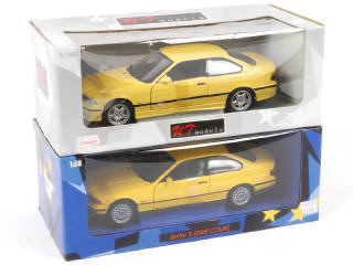 Lot 45 - UT MODELS (CHINE) (2)