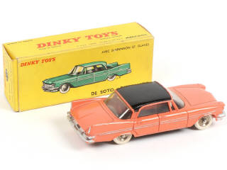 Lot 334 - DINKY TOYS (FRANCE) (1)