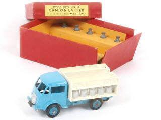 Lot 354 - DINKY TOYS (FRANCE) (1)