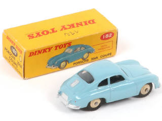 Lot 305 - DINKY TOYS (GB) (1)