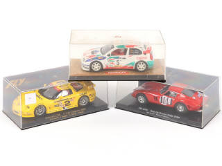 Lot 14 - DIVERS (3)