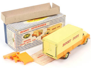 Lot 185 - DINKY TOYS (GB) (1)