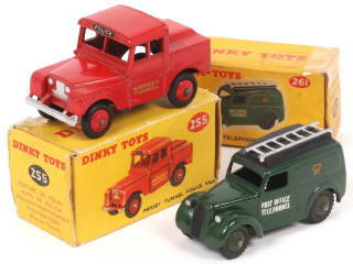 Lot 196 - DINKY TOYS (GB) (2)