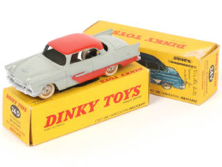 Lot 236 - DINKY TOYS (FRANCE) (2)