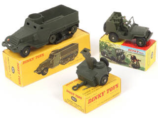 Lot 300 - DINKY TOYS (FRANCE) (3)