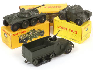 Lot 299 - DINKY TOYS (FRANCE) (3)