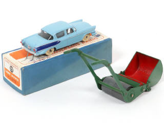 Lot 199 - DINKY TOYS (GB) (2)