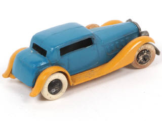 Lot 227 - DINKY TOYS (FRANCE) (1)