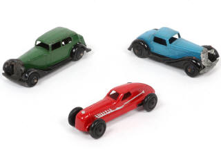 Lot 200 - DINKY TOYS (GB) (3)