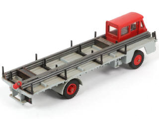 Lot 232 - DINKY TOYS (FRANCE) (1)
