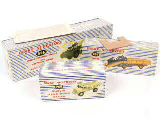 Lot 154 - DINKY TOYS (GB) (3)