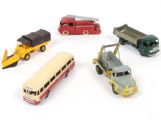 Lot 309 - DINKY TOYS (FRANCE) (5)