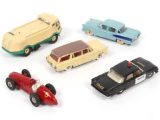 Lot 216 - DINKY TOYS (5)