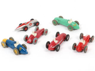 Lot 211 - DINKY TOYS (GB) (6)