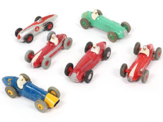 Lot 211 - DINKY TOYS (GB) (6)