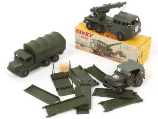 Lot 315 - DINKY TOYS (FRANCE) (14)