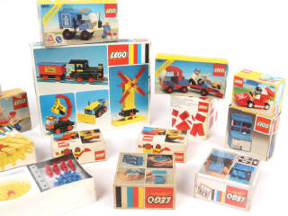 Lot 302 - LEGO (DANEMARK) (13)